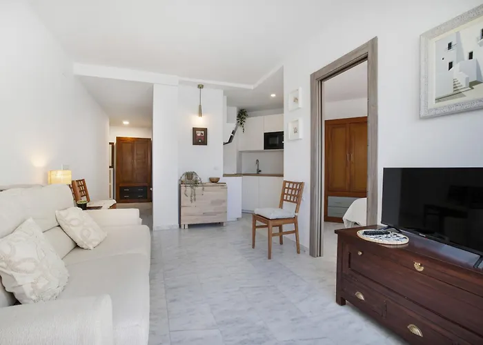 Superior One-Bedroom Apartment